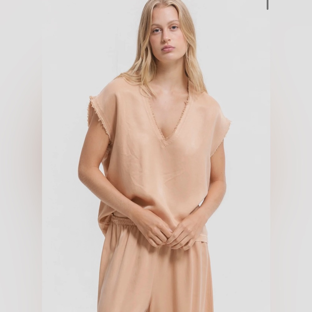 Cali Dreaming James Tee Loose Fitting Top